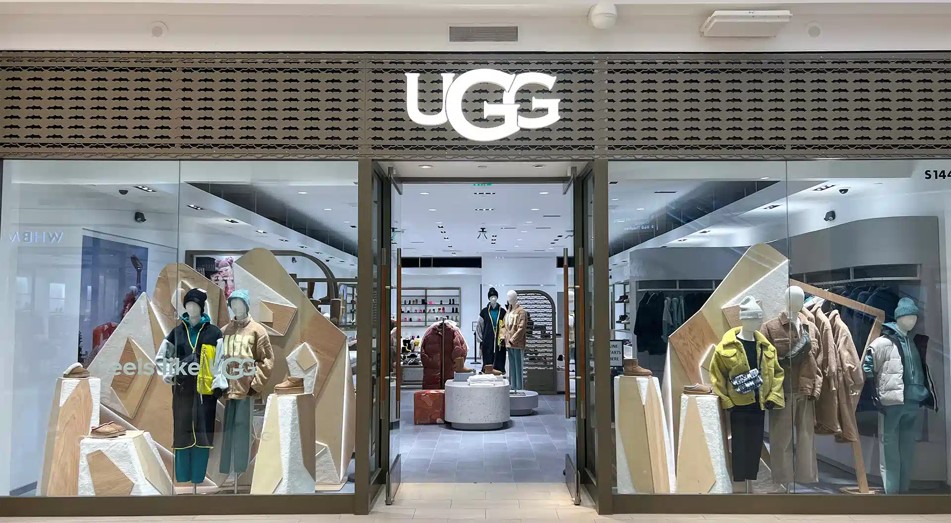 Banner 1 - UGG Magazin Rom&acirc;nia